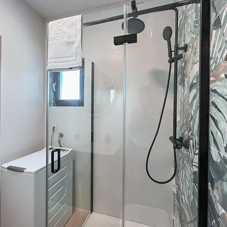 Mediterranean Oasis Seaside With Pool Вилла