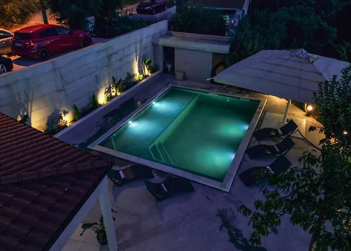 Vila Mediterranean Oasis Seaside With Pool *