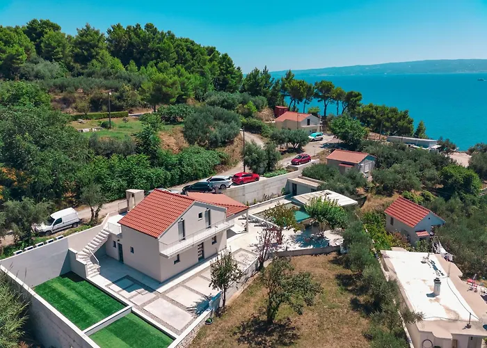 Vila Mediterranean Oasis Seaside With Pool *