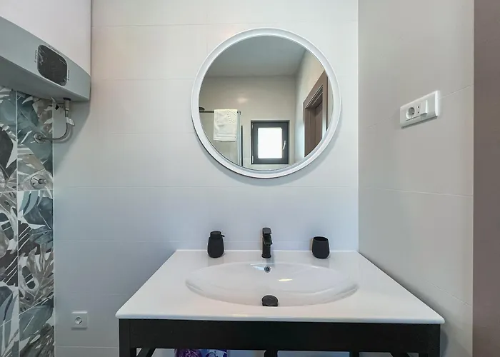 Mediterranean Oasis Seaside With Pool * Spalato