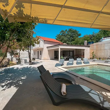 Mediterranean Oasis Seaside With Pool Βίλα *