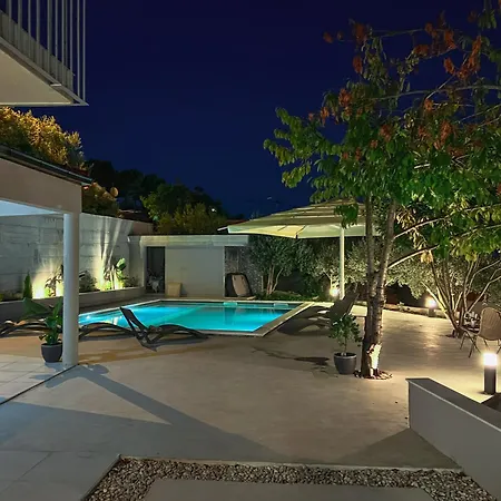 Mediterranean Oasis Seaside With Pool * Σπλιτ