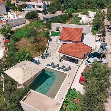 Βίλα Mediterranean Oasis Seaside With Pool Σπλιτ