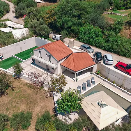 Mediterranean Oasis Seaside With Pool Σπλιτ