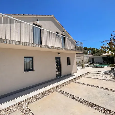 Βίλα Mediterranean Oasis Seaside With Pool