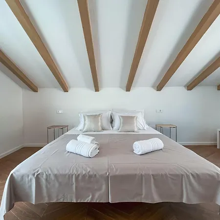 Mediterranean Oasis Seaside With Pool Vila Split