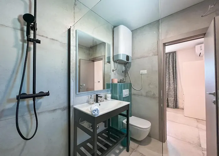 Mediterranean Oasis Seaside With Pool 빌라 스플리트