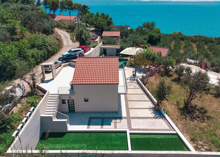 Mediterranean Oasis Seaside With Pool 스플리트