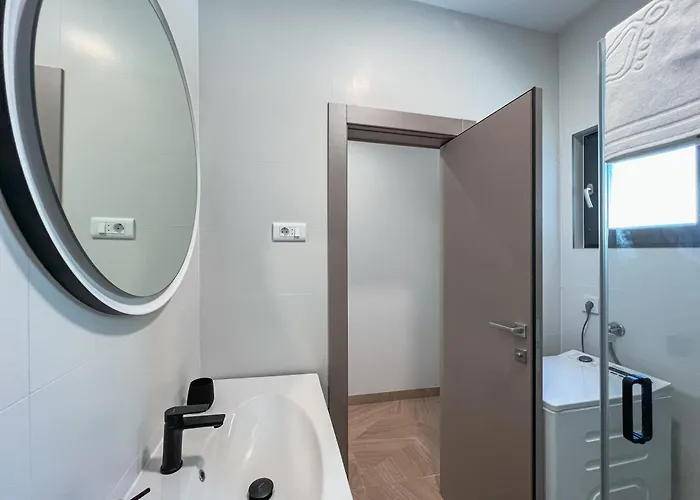 Mediterranean Oasis Seaside With Pool *