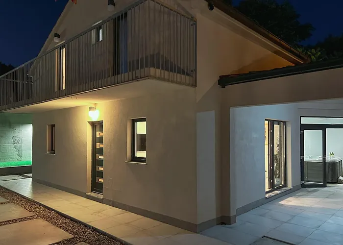 Mediterranean Oasis Seaside With Pool Split