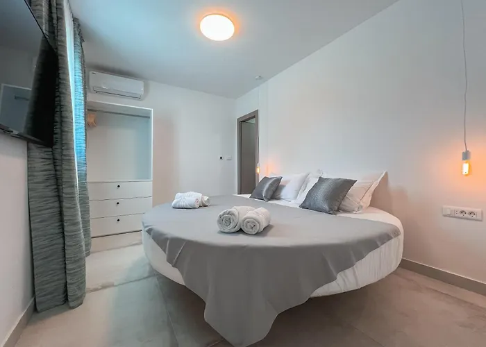 빌라 Mediterranean Oasis Seaside With Pool