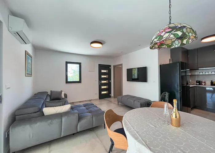 Mediterranean Oasis Seaside With Pool