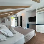 Mediterranean Oasis Seaside With Pool Villa